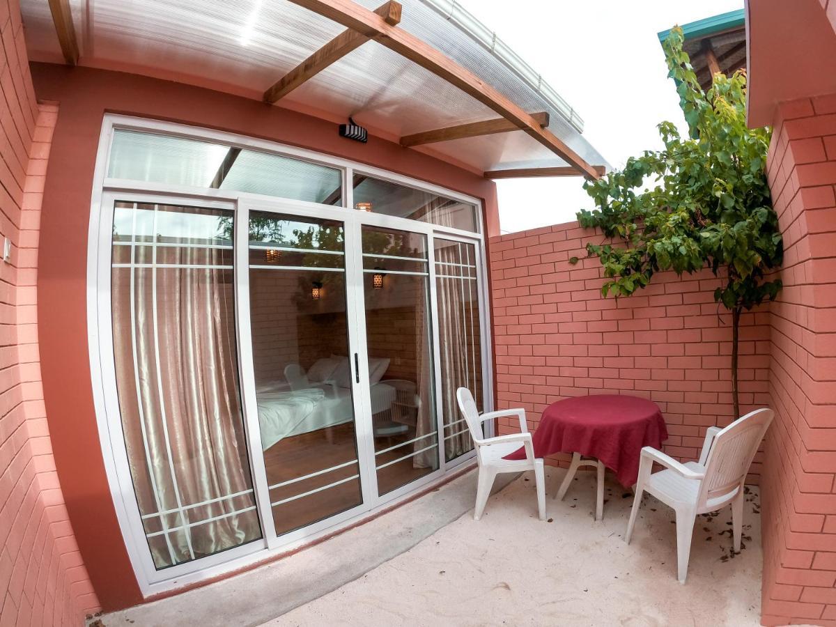 New Breeze Thoddoo Inn Exterior foto