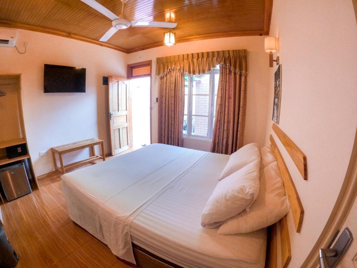 New Breeze Thoddoo Inn Exterior foto